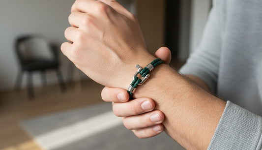 5 LOOKS QUE FICAM MELHORES COM UMA PULSEIRA MINIMALISTA